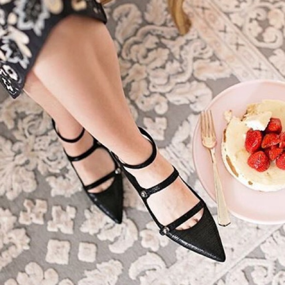 NEW IN BOX Donald J. Pliner Perez flats